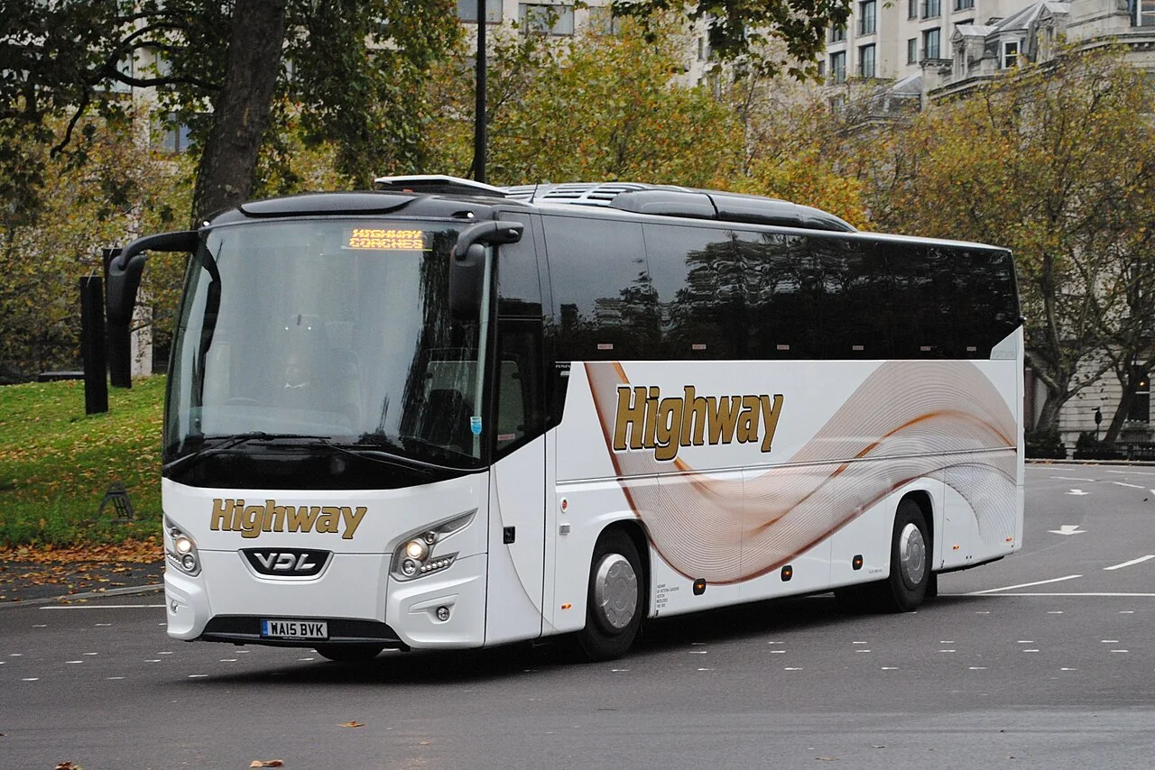 Автобусна подорож через три країни: як вести єдиний план