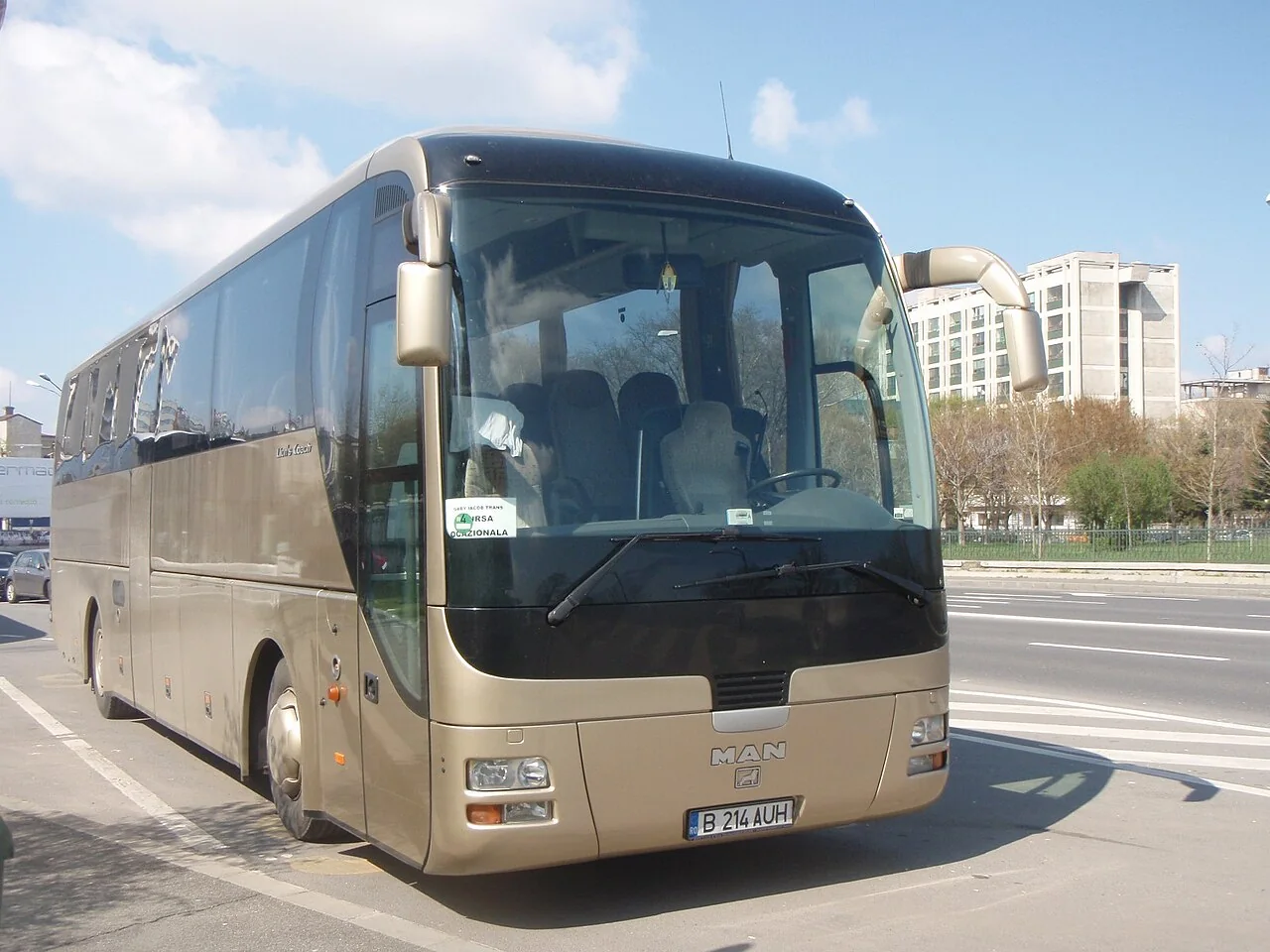 Автобусом на навчання до Європи: документи, валізи й перше прибуття