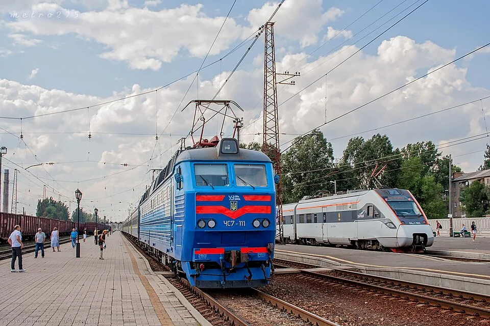 Пасажирський поїзд на залізниці