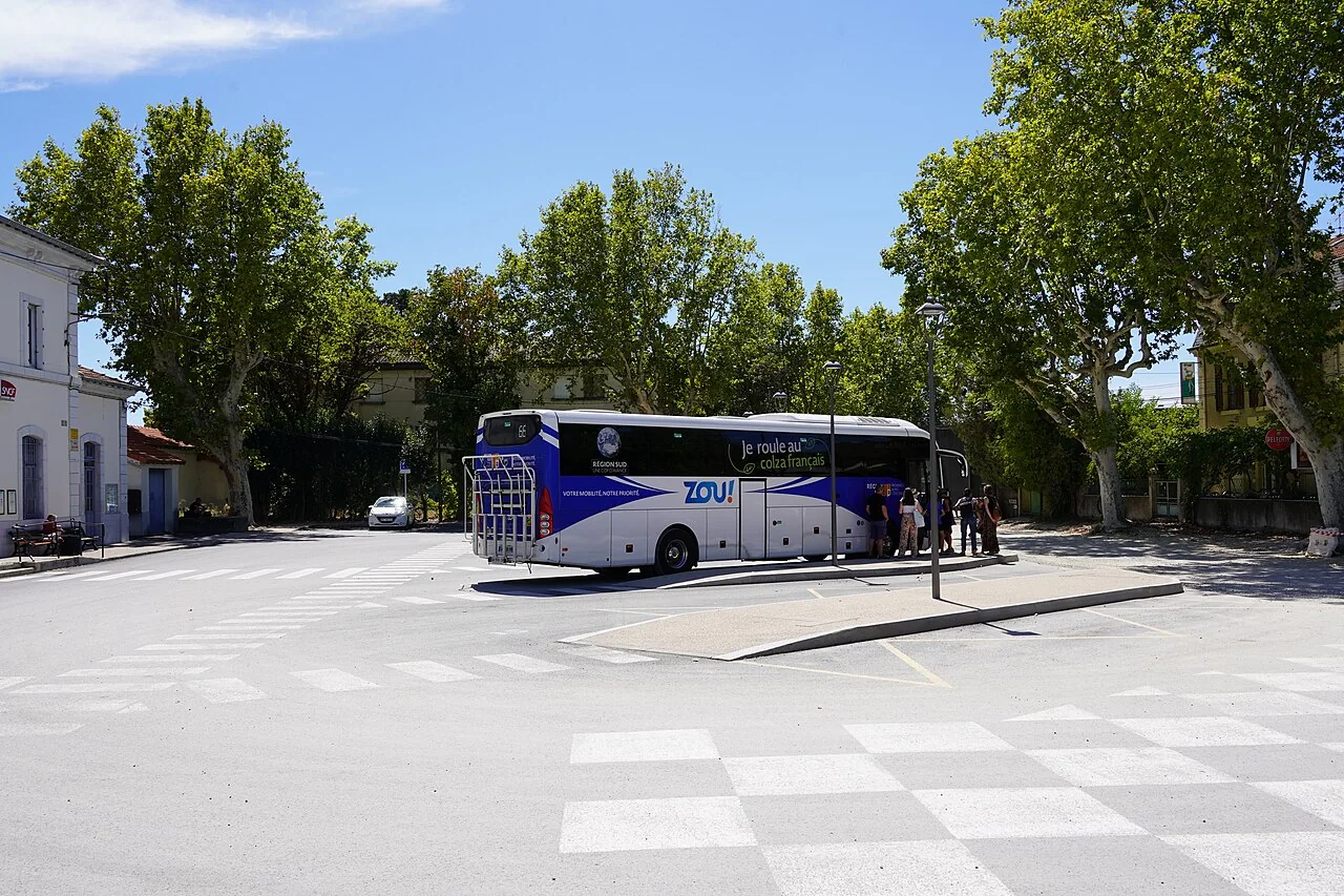 Коротка автобусна відпустка з кухнею в житлі: коли це зручно