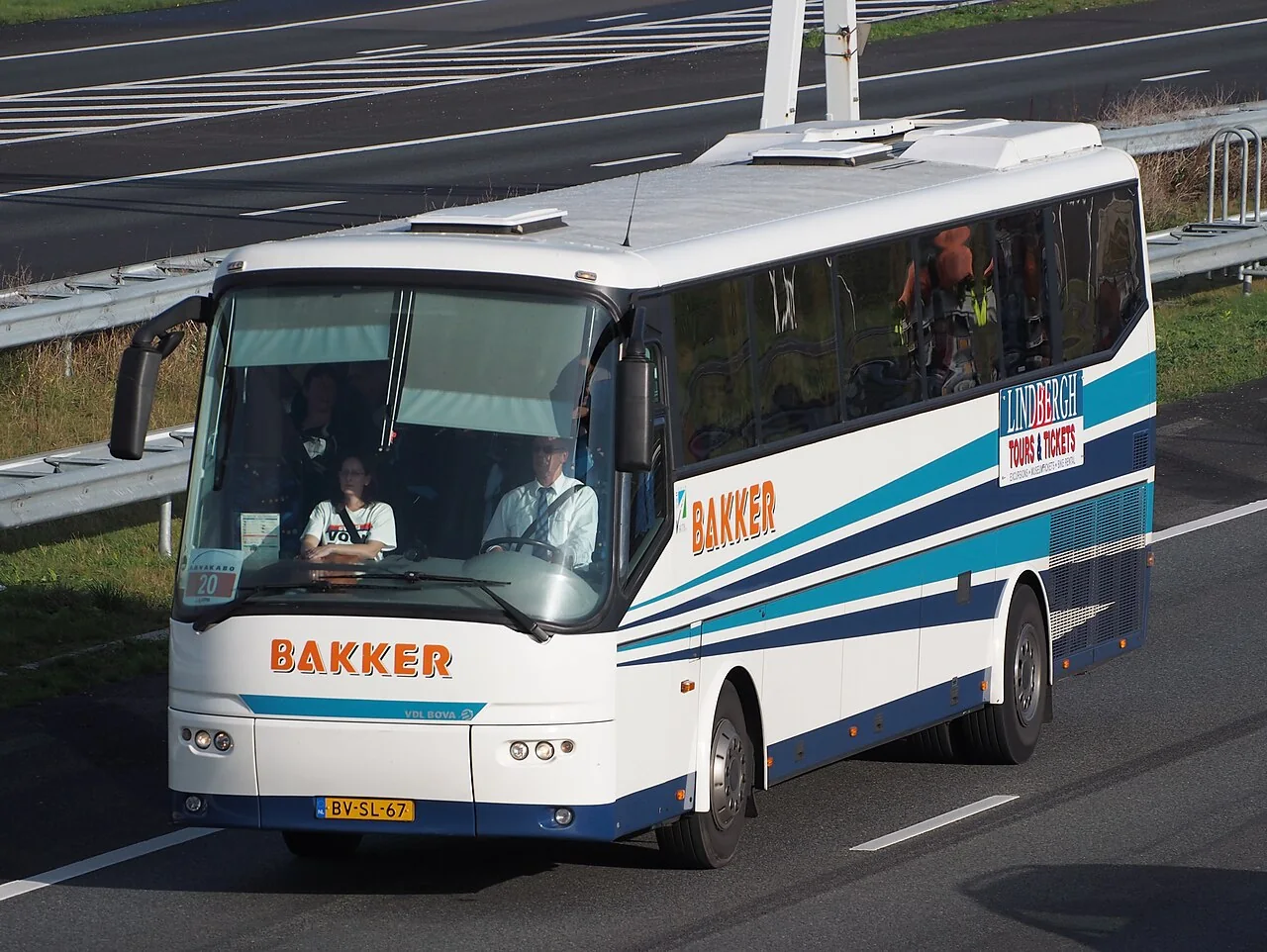 Переїзд до іншої країни автобусом із великою кількістю речей