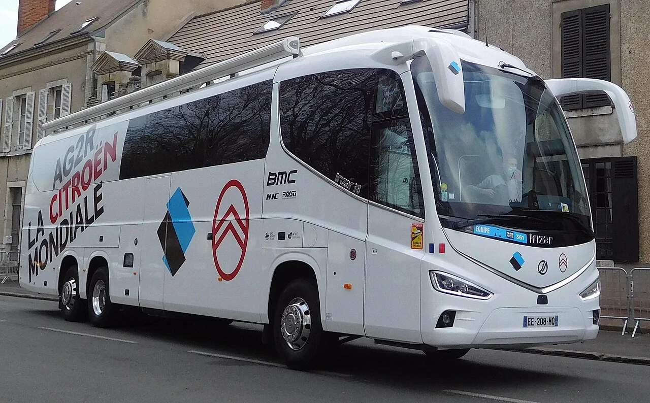 Віддалена робота під час автобусної подорожі: інтернет і заряджання