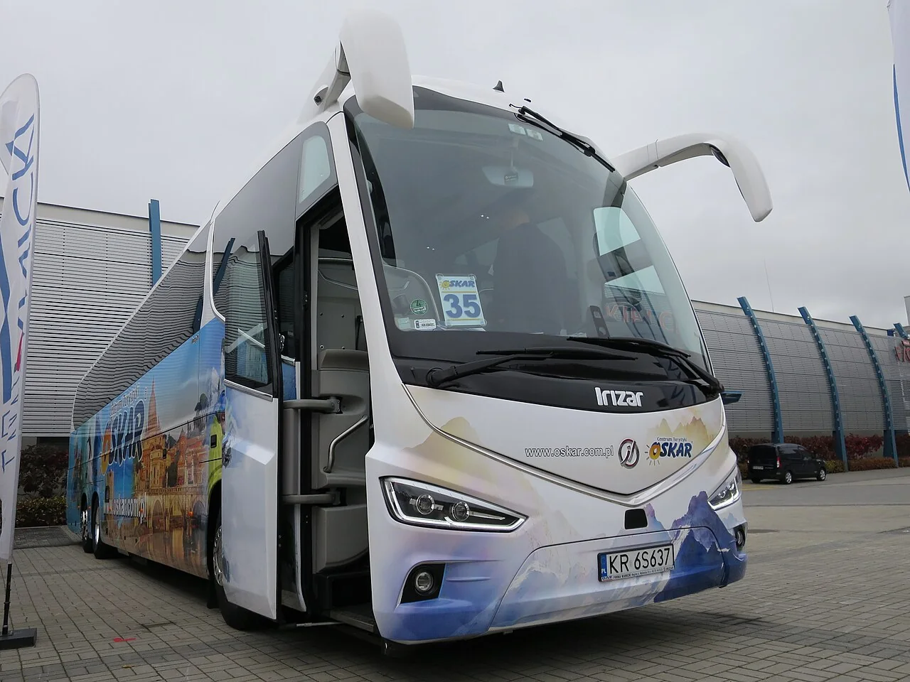Як поводитися під час нічних зупинок автобуса